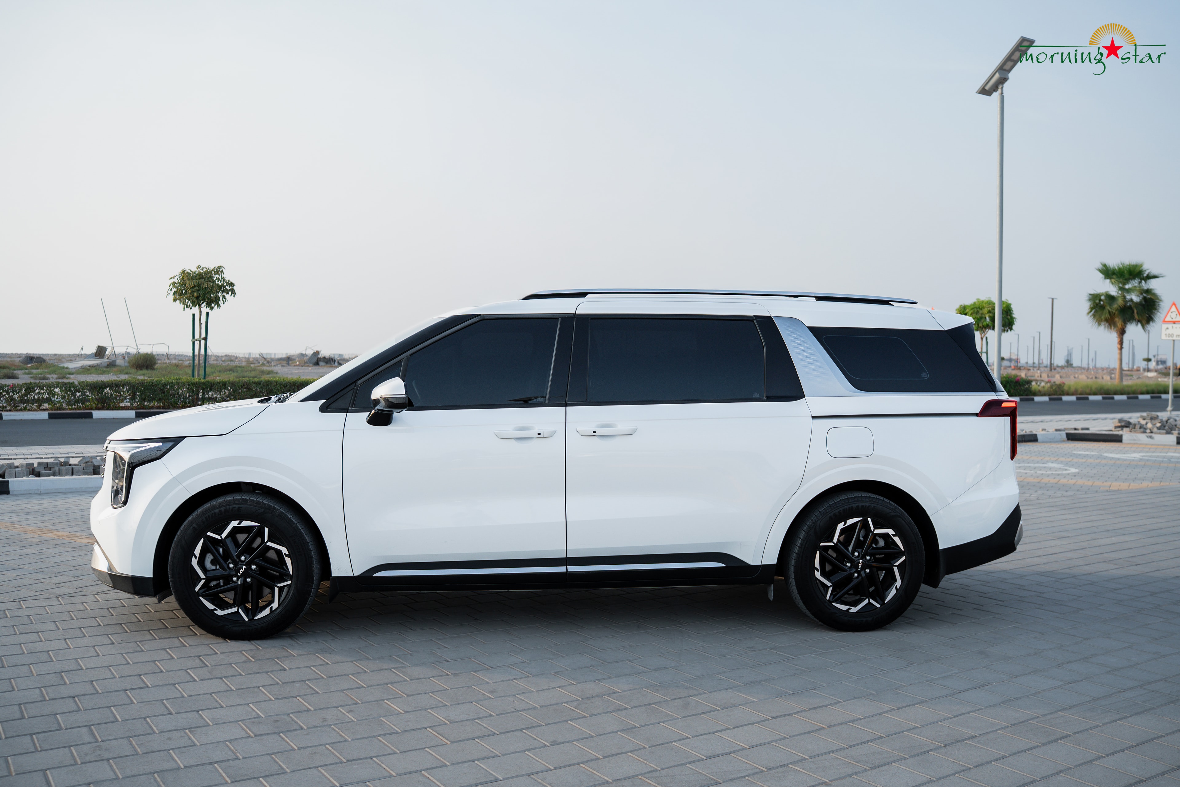 Kia Carnival front view — Morning Star UAE