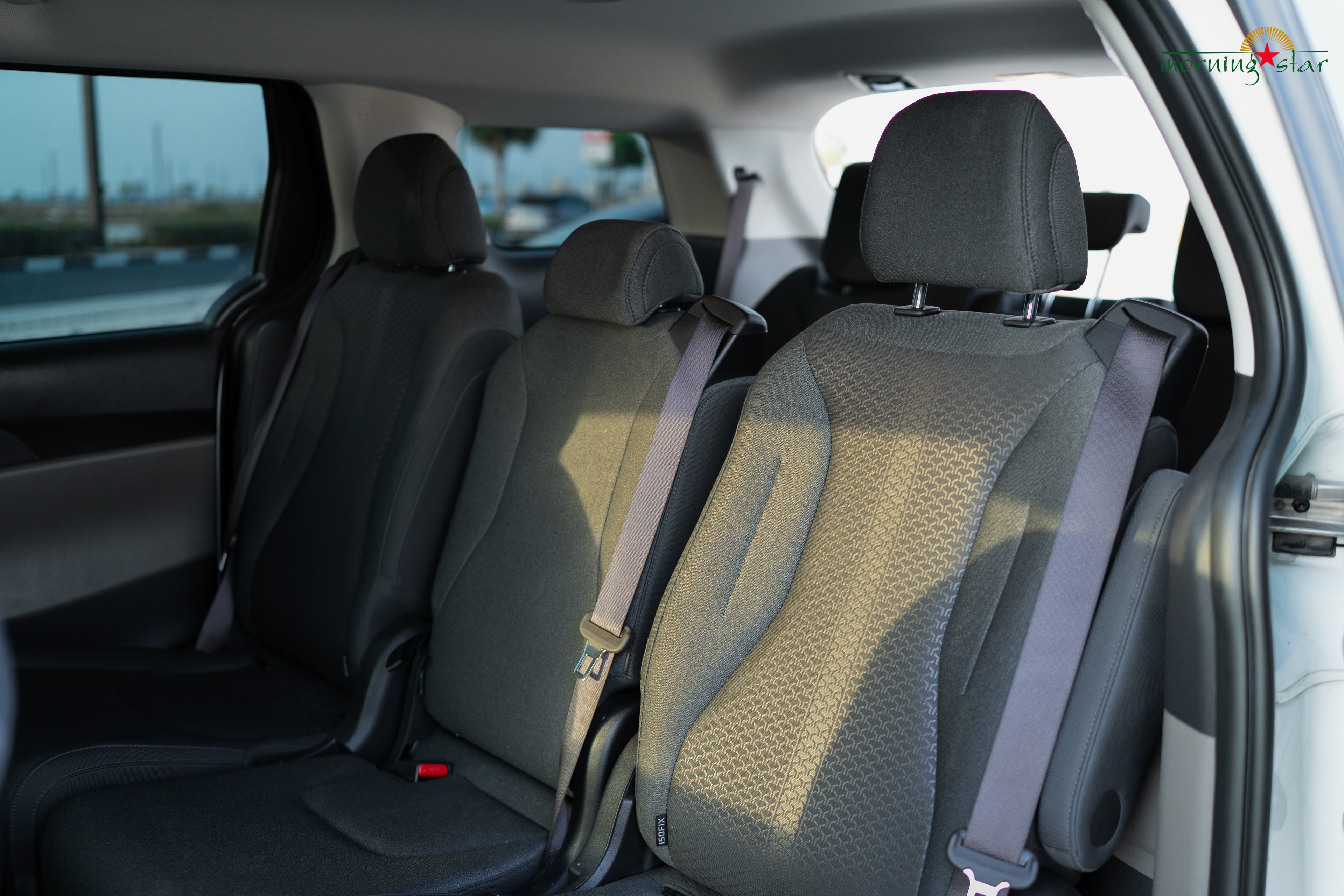Kia Carnival middle row seats — Morning Star UAE